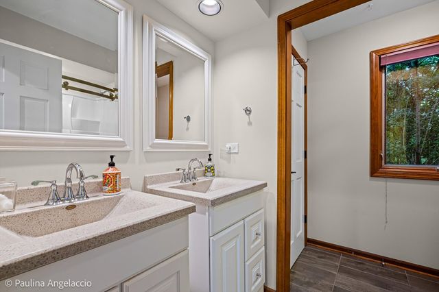 23255 W Fairview Drive, Deer Park, IL 60010