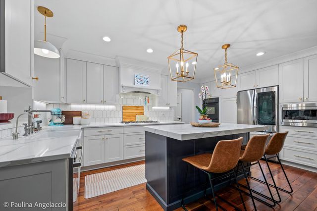 23255 W Fairview Drive, Deer Park, IL 60010