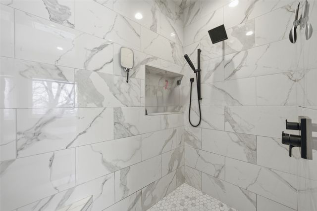 8656 NE 102nd Avenue, Bondurant, IA 50035