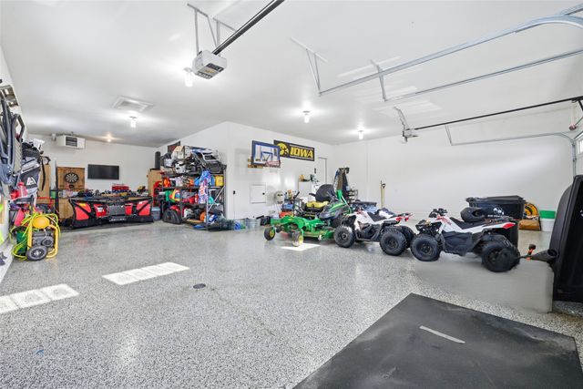 8656 NE 102nd Avenue, Bondurant, IA 50035