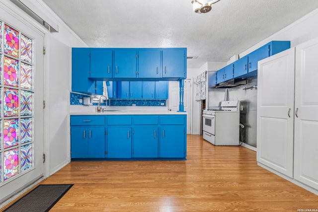 517 Uhland Rd, San Marcos, TX 78666
