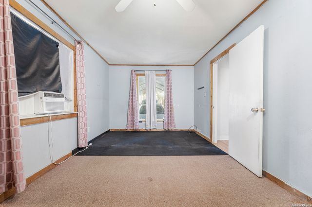 517 Uhland Rd, San Marcos, TX 78666