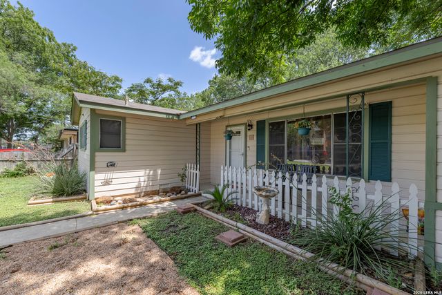 517 Uhland Rd, San Marcos, TX 78666