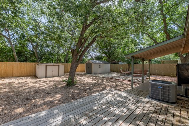 517 Uhland Rd, San Marcos, TX 78666