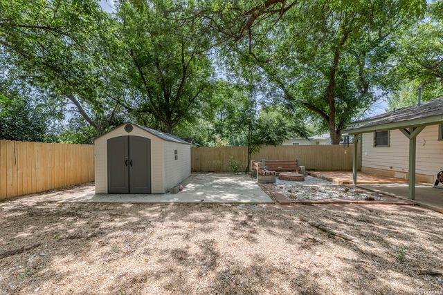 517 Uhland Rd, San Marcos, TX 78666