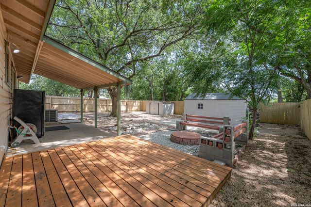 517 Uhland Rd, San Marcos, TX 78666