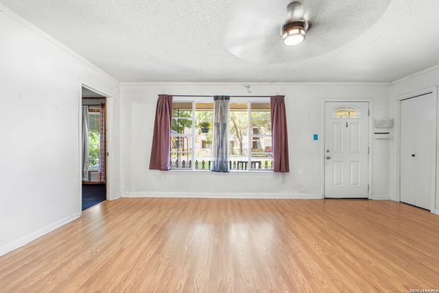517 Uhland Rd, San Marcos, TX 78666