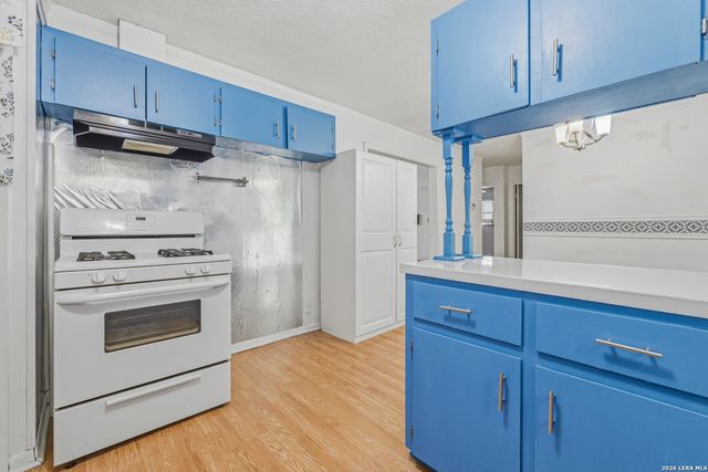 517 Uhland Rd, San Marcos, TX 78666