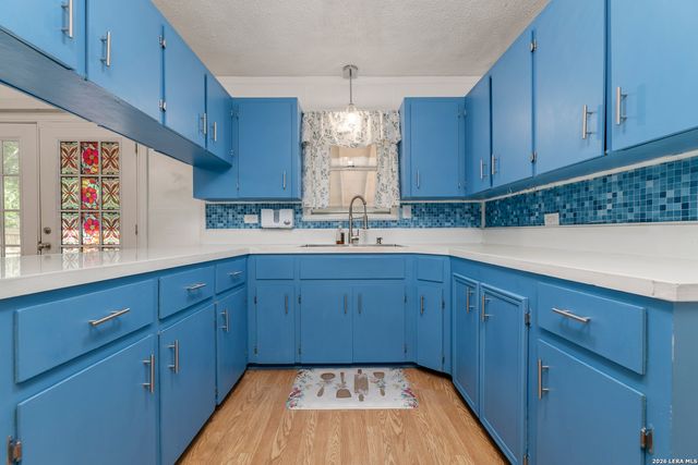 517 Uhland Rd, San Marcos, TX 78666