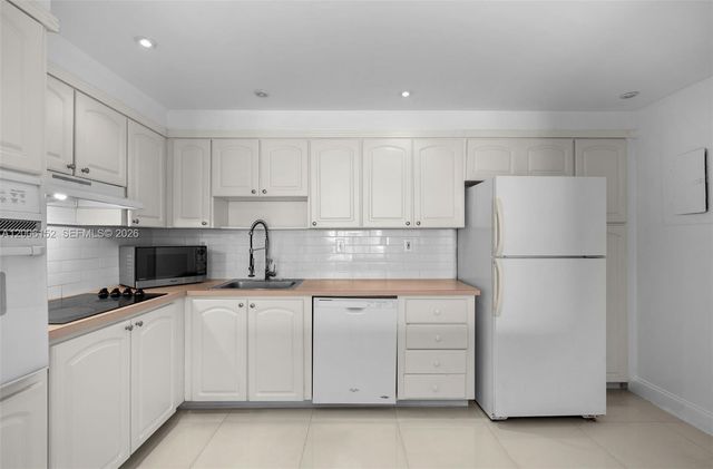 19390 Collins Avenue 1410, Sunny Isles Beach, FL 33160