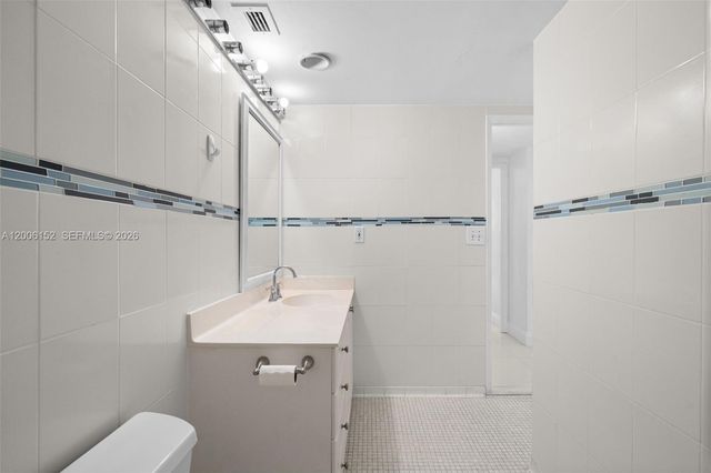19390 Collins Avenue 1410, Sunny Isles Beach, FL 33160