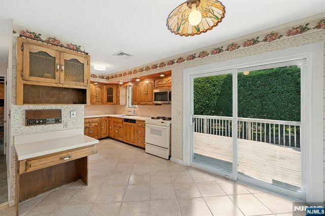 111 Dean Street, Harrington Park, NJ 07640