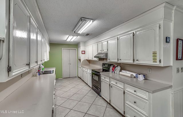 1609 Old Vicksburg Road, Clinton, MS 39056