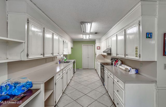 1609 Old Vicksburg Road, Clinton, MS 39056