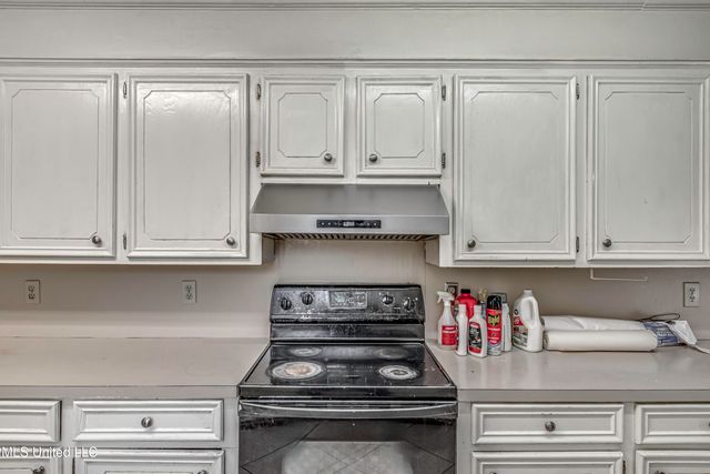 1609 Old Vicksburg Road, Clinton, MS 39056