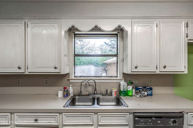 1609 Old Vicksburg Road, Clinton, MS 39056