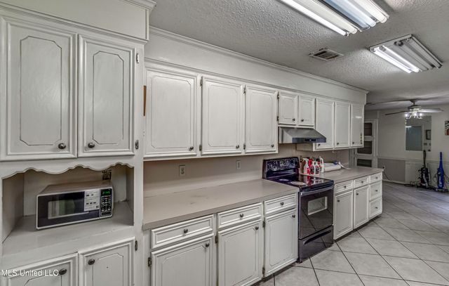 1609 Old Vicksburg Road, Clinton, MS 39056
