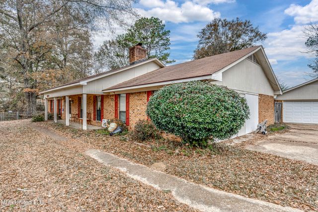 1609 Old Vicksburg Road, Clinton, MS 39056