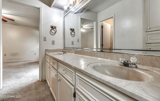 1609 Old Vicksburg Road, Clinton, MS 39056