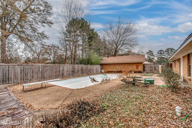 1609 Old Vicksburg Road, Clinton, MS 39056