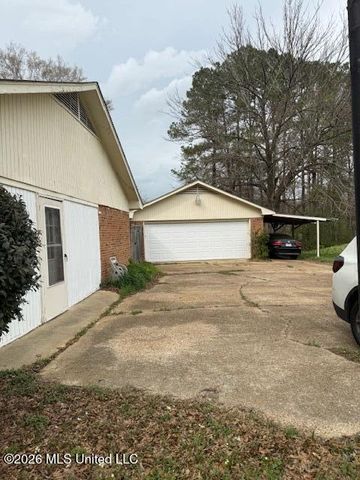 1609 Old Vicksburg Road, Clinton, MS 39056