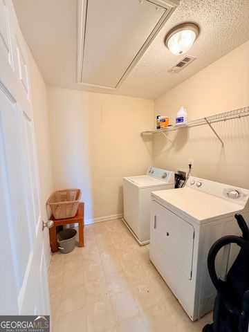 7476 Ledgestone Lane, Riverdale, GA 30274