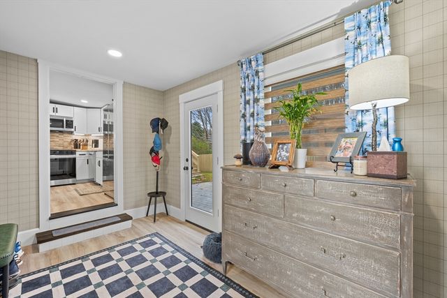 7 Nipmuck, Webster, MA 01570