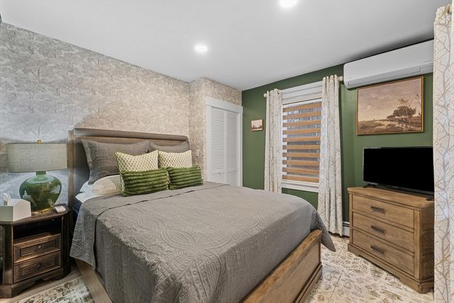 7 Nipmuck, Webster, MA 01570