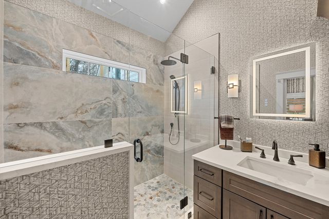 7 Nipmuck, Webster, MA 01570