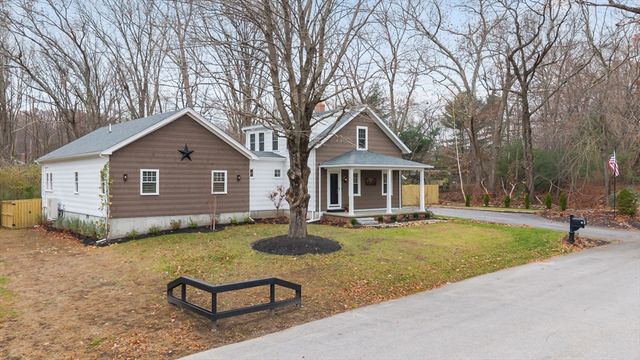 7 Nipmuck, Webster, MA 01570