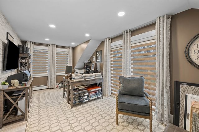 7 Nipmuck, Webster, MA 01570