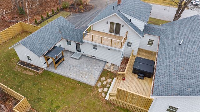 7 Nipmuck, Webster, MA 01570