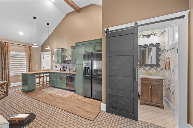 7 Nipmuck, Webster, MA 01570