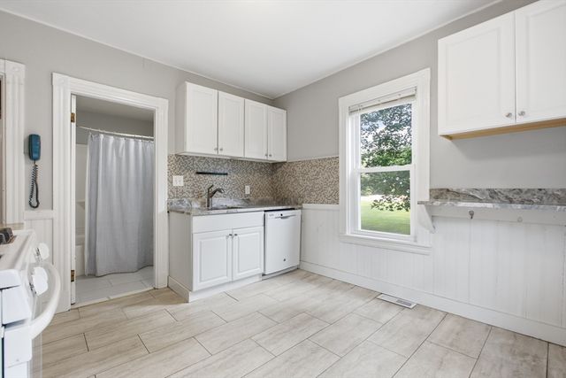 181 Churchills Lane 1, Milton, MA 02186