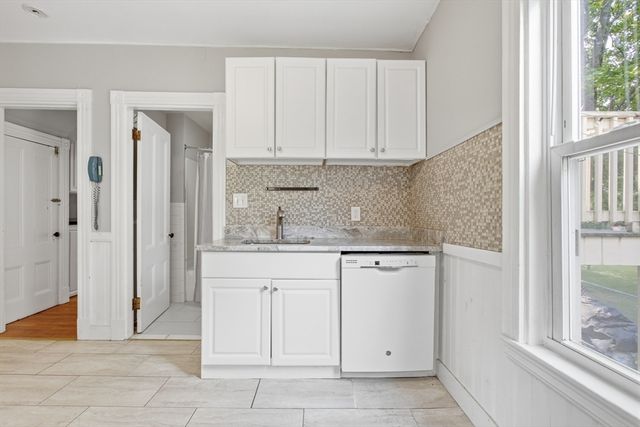 181 Churchills Lane 1, Milton, MA 02186