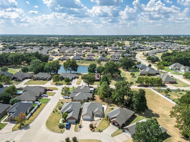 1714 Bridlewood Court, Shawnee, OK 74804