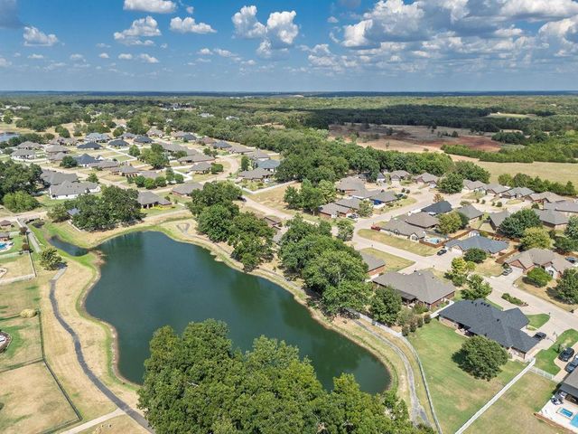 1714 Bridlewood Court, Shawnee, OK 74804