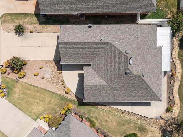 1714 Bridlewood Court, Shawnee, OK 74804