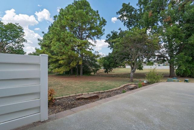 1714 Bridlewood Court, Shawnee, OK 74804
