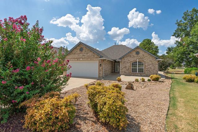 1714 Bridlewood Court, Shawnee, OK 74804
