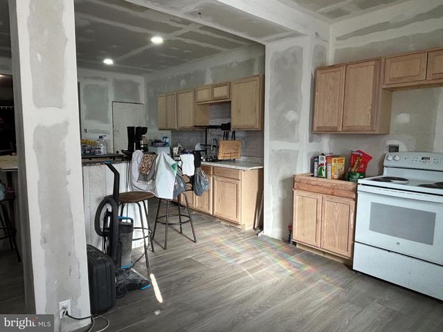 124 E HIGH ST, Coaldale, PA 18218