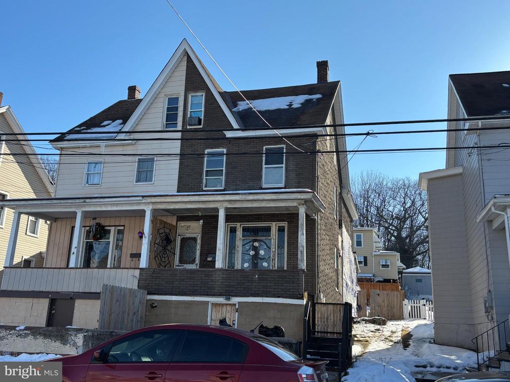 124 E HIGH ST, Coaldale, PA 18218