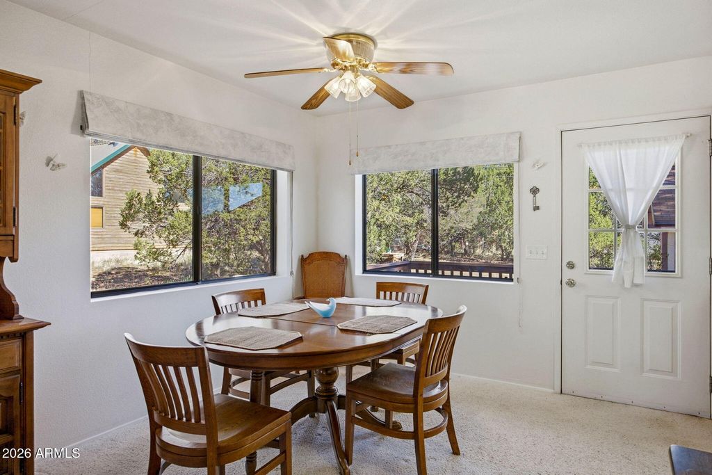 Image 10 of property listing at 1924 1924 Little Doe Trail, Overgaard, AZ 85933