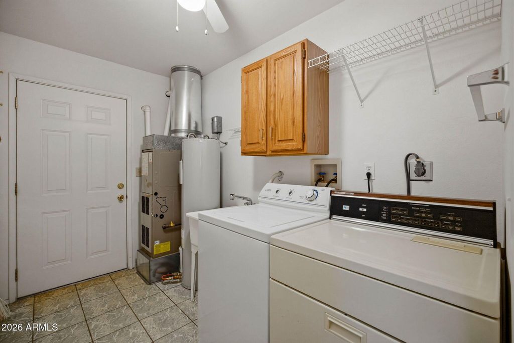 Image 21 of property listing at 1924 1924 Little Doe Trail, Overgaard, AZ 85933