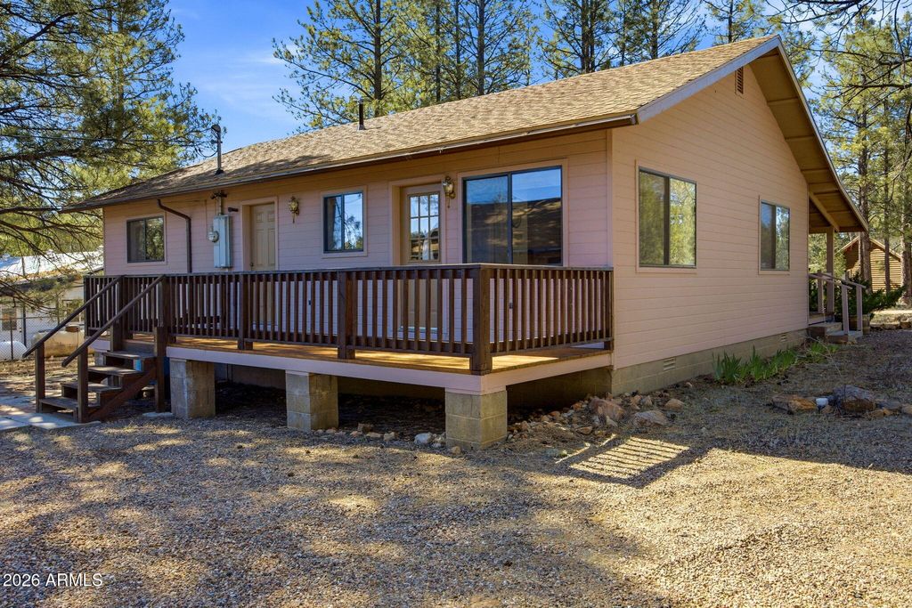 Image 23 of property listing at 1924 1924 Little Doe Trail, Overgaard, AZ 85933