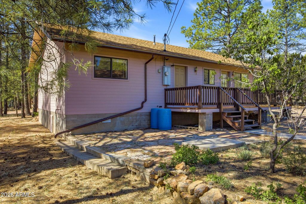 Image 24 of property listing at 1924 1924 Little Doe Trail, Overgaard, AZ 85933