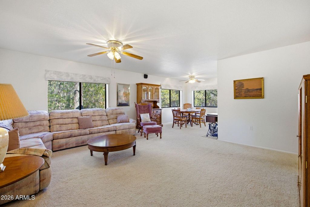 Image 8 of property listing at 1924 1924 Little Doe Trail, Overgaard, AZ 85933