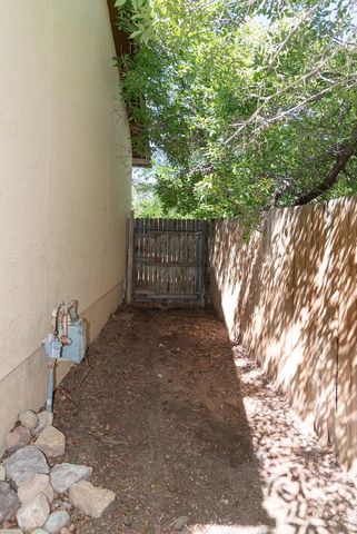556 Pear St, Pueblo, CO 81005