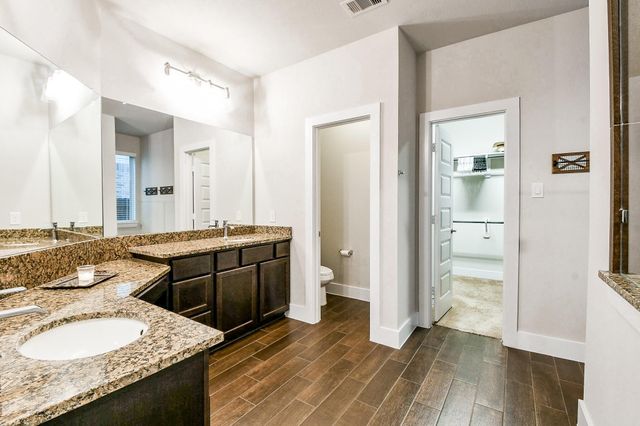 236 Bright Bluff Circle, Waller, TX 77484