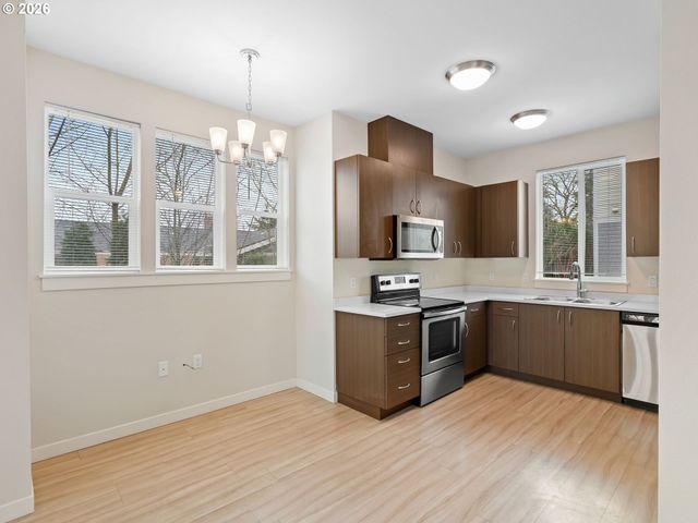 138 Ne 109TH Ave, Portland, OR 97220